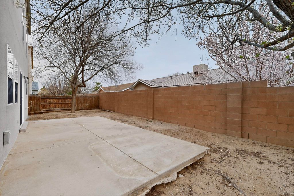 Image 40 of property listing at 2100 Sea Foam Street NW, Albuquerque, NM 87120