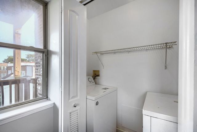 7724 S Cornell Avenue 3U, Chicago, IL 60649