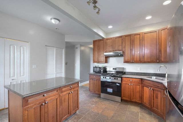 7724 S Cornell Avenue 3U, Chicago, IL 60649