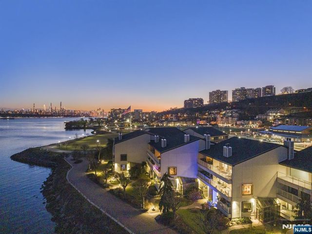 1225 River Road 11D, Edgewater, NJ 07020