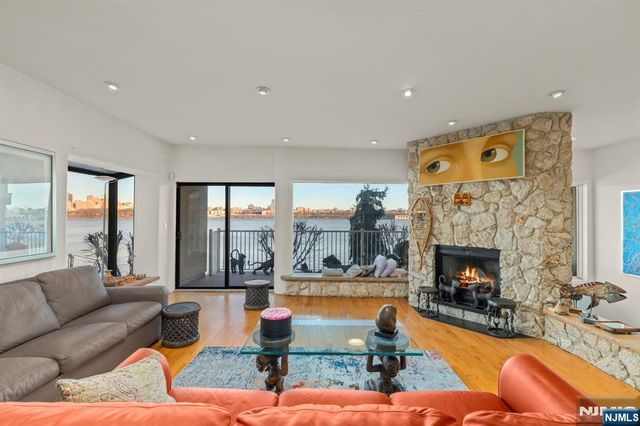 1225 River Road 11D, Edgewater, NJ 07020