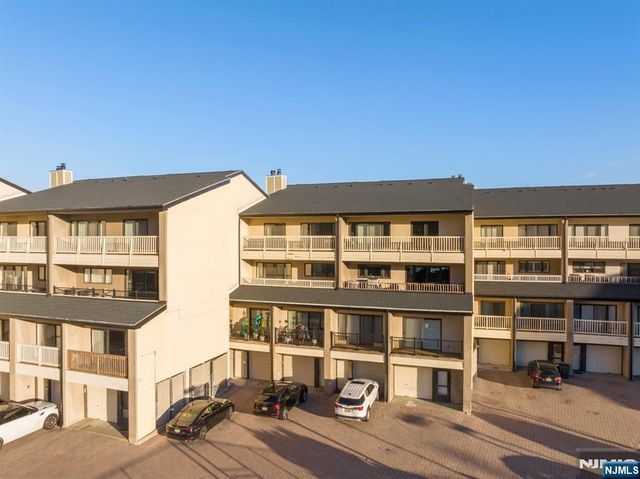 1225 River Road 11D, Edgewater, NJ 07020