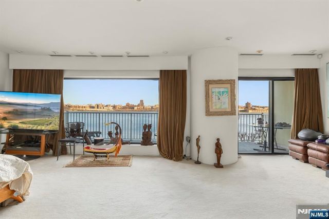 1225 River Road 11D, Edgewater, NJ 07020