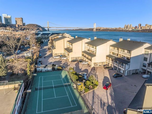 1225 River Road 11D, Edgewater, NJ 07020