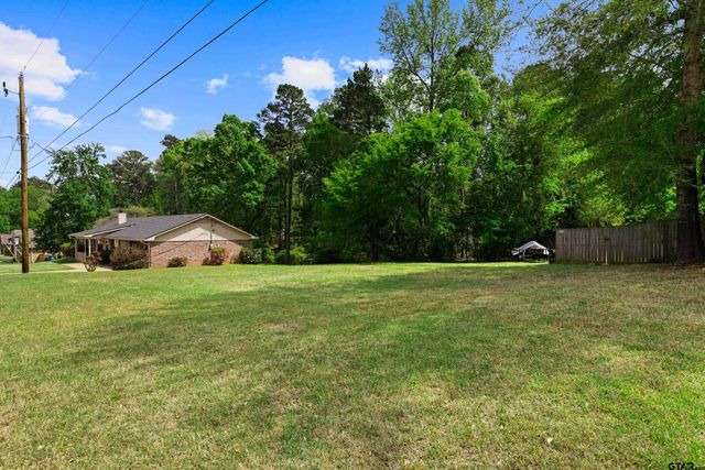 306 Bermuda Dr., White Oak, TX 75693