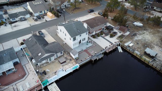 7 Albatross Point, Bayville, NJ 08721