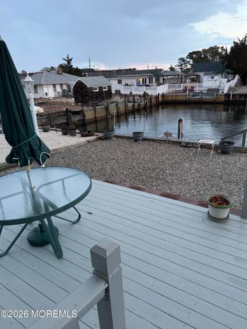 7 Albatross Point, Bayville, NJ 08721