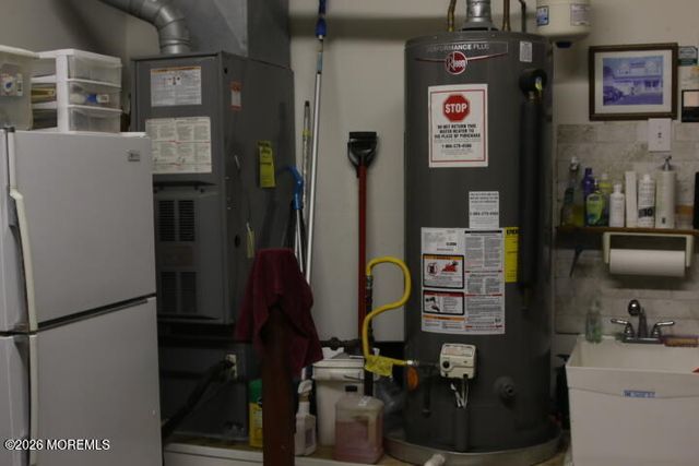 7 Albatross Point, Bayville, NJ 08721