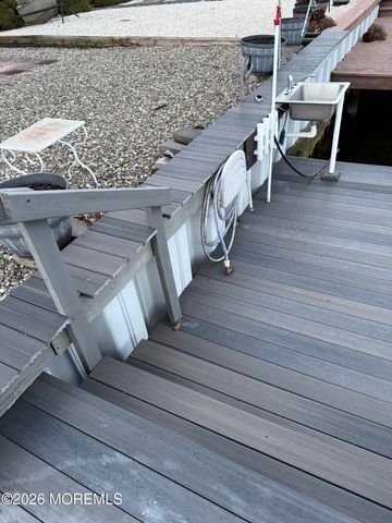 7 Albatross Point, Bayville, NJ 08721