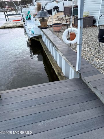 7 Albatross Point, Bayville, NJ 08721