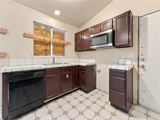 44251 Tahoe Way, Lancaster, CA 93536