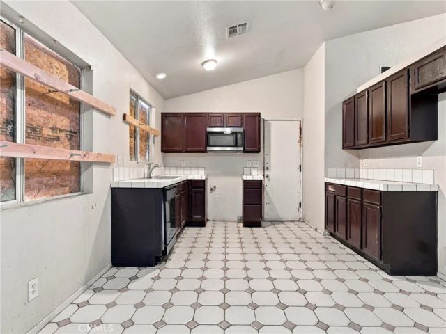 44251 Tahoe Way, Lancaster, CA 93536