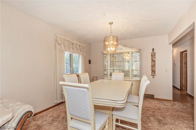 7681 Plumwood Lane, Seven Hills, OH 44131