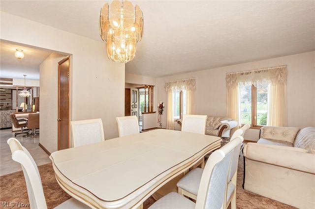 7681 Plumwood Lane, Seven Hills, OH 44131