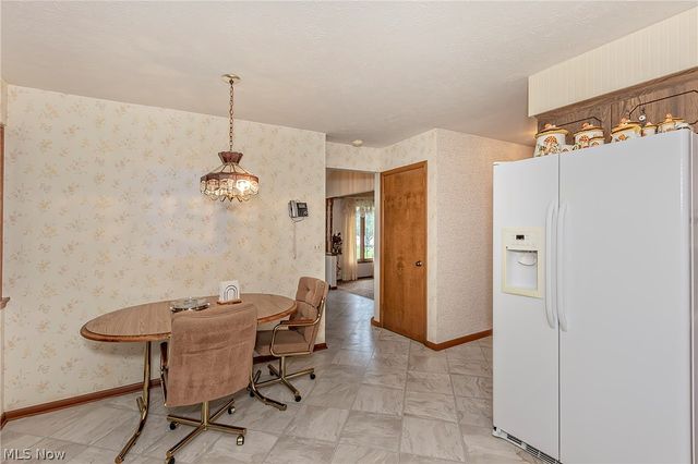 7681 Plumwood Lane, Seven Hills, OH 44131