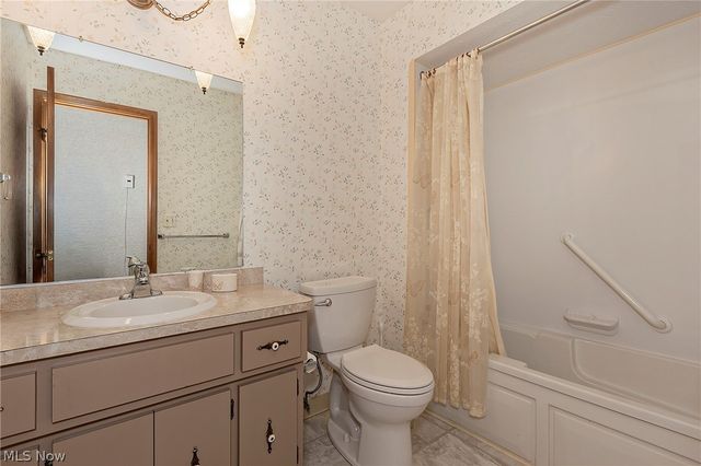 7681 Plumwood Lane, Seven Hills, OH 44131
