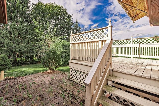 7681 Plumwood Lane, Seven Hills, OH 44131