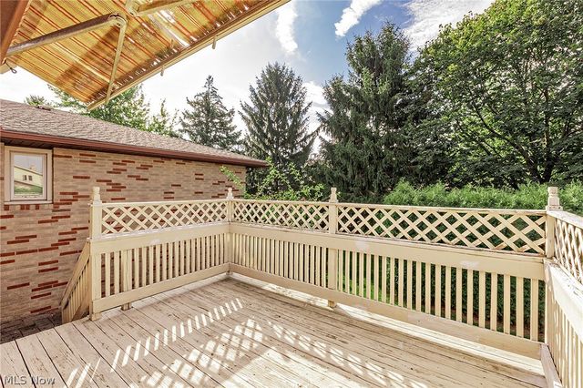 7681 Plumwood Lane, Seven Hills, OH 44131