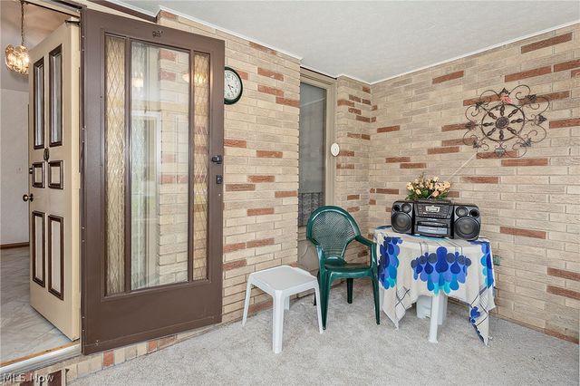 7681 Plumwood Lane, Seven Hills, OH 44131