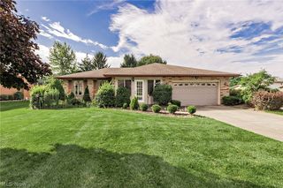 7681 Plumwood Lane, Seven Hills, OH 44131