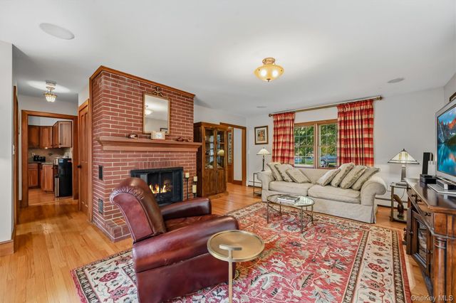 25 Meadow Avenue, Cornwall On Hudson, NY 12520