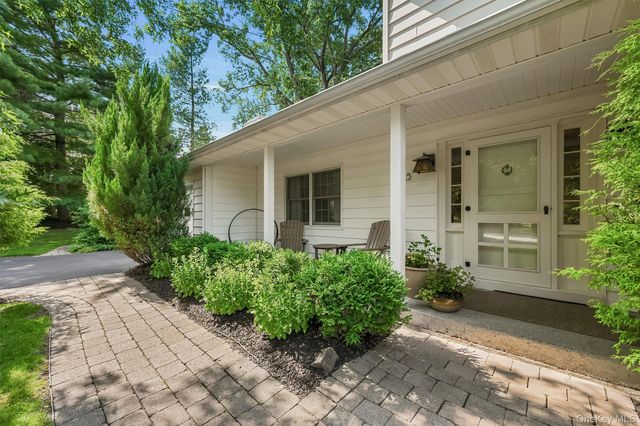 25 Meadow Avenue, Cornwall On Hudson, NY 12520