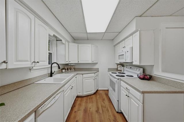 425 E 70th Street, Kansas City, MO 64131