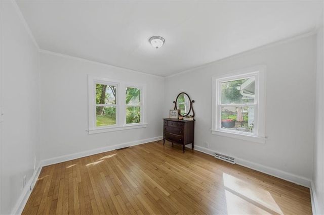 425 E 70th Street, Kansas City, MO 64131