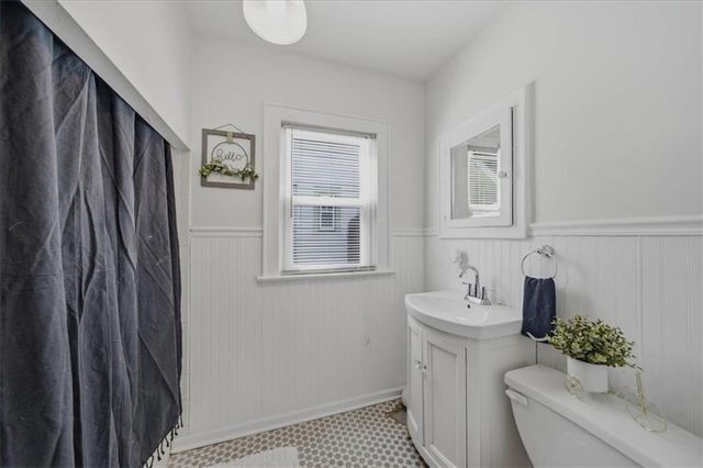 425 E 70th Street, Kansas City, MO 64131