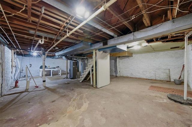 425 E 70th Street, Kansas City, MO 64131