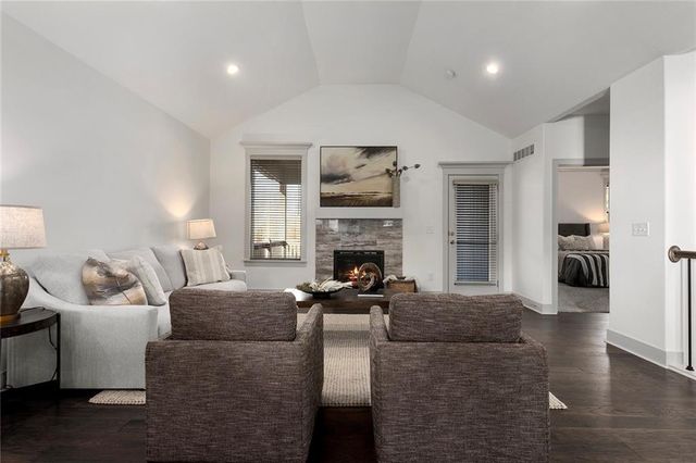 630 NW 110th Street, Kansas City, MO 64155