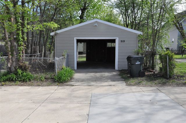 919 SE 10th, Cedar Rapids, IA 52403