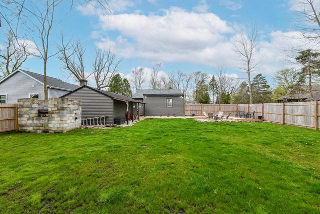 8101 E Wind Lake ROAD, Waterford, WI 53185