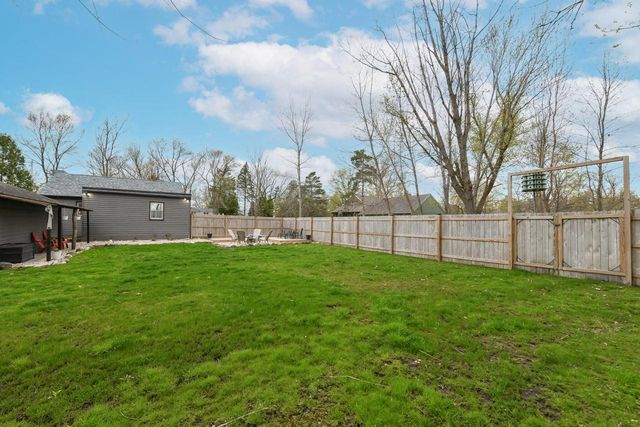 8101 E Wind Lake ROAD, Waterford, WI 53185
