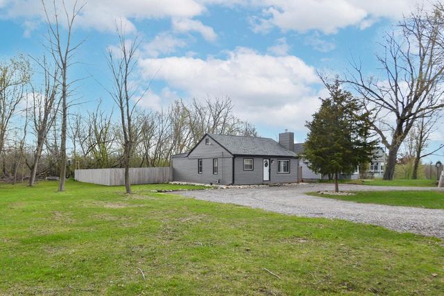 8101 E Wind Lake ROAD, Waterford, WI 53185