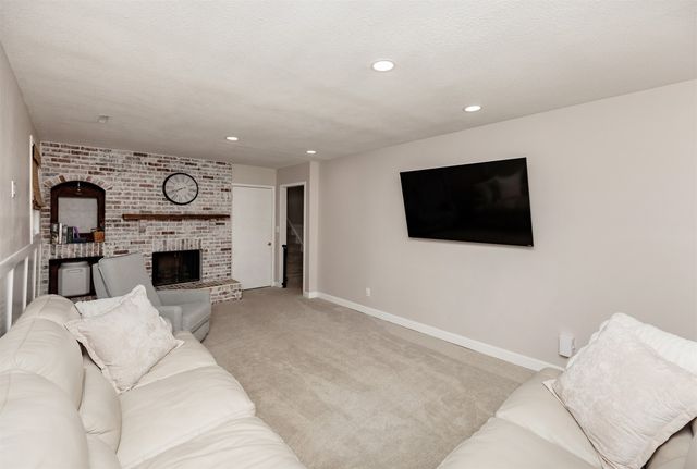 614 SE 8th Street, Ankeny, IA 50021