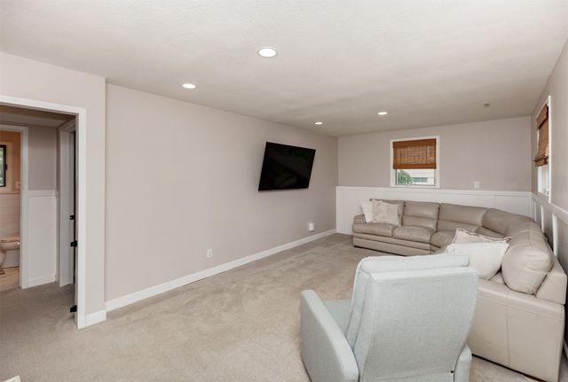 614 SE 8th Street, Ankeny, IA 50021