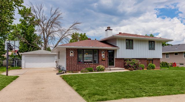 614 SE 8th Street, Ankeny, IA 50021