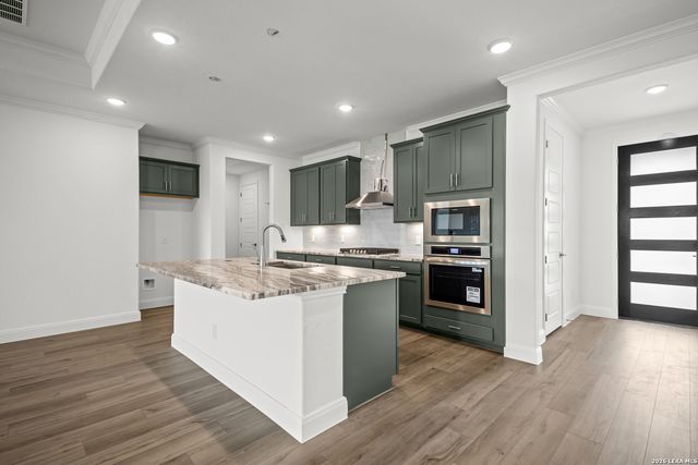 147 Highland Park, Castroville, TX 78009