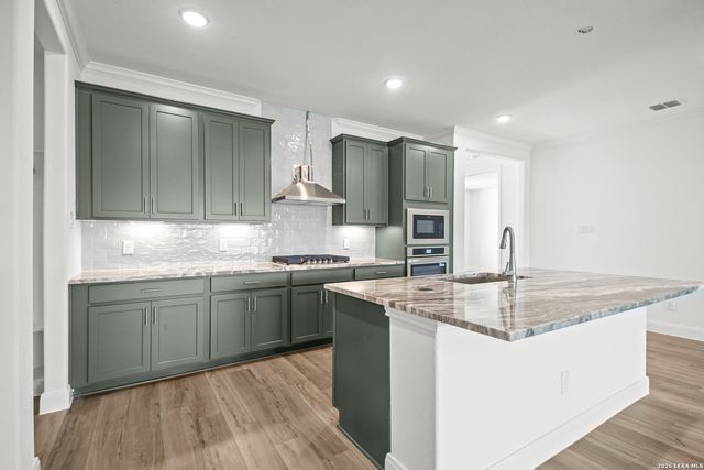147 Highland Park, Castroville, TX 78009