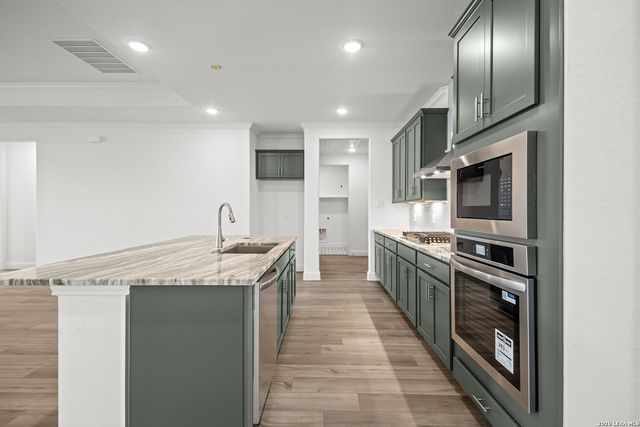 147 Highland Park, Castroville, TX 78009