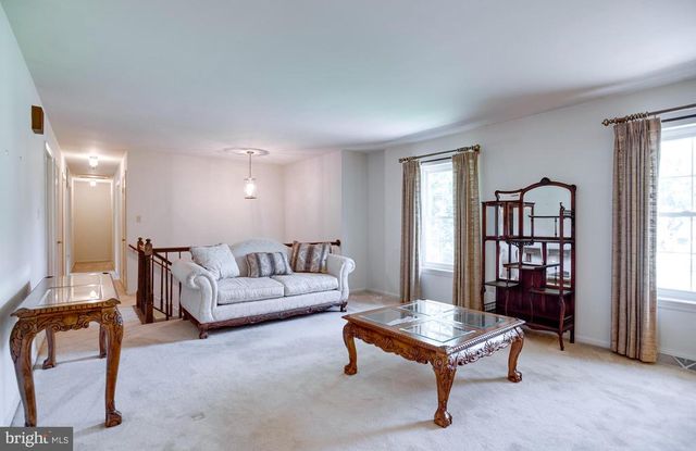 7077 WESTMORELAND DR, Warrenton, VA 20187