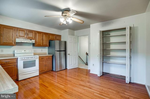 7077 WESTMORELAND DR, Warrenton, VA 20187