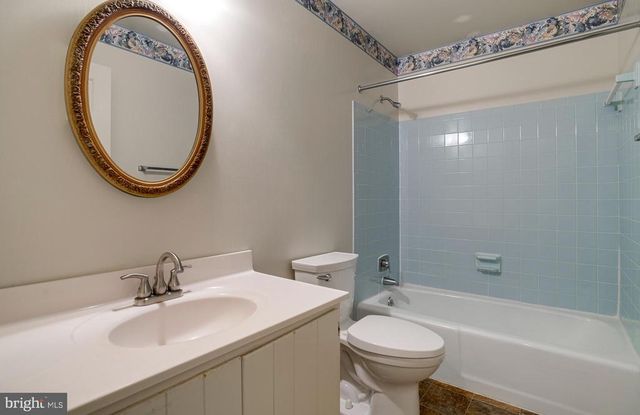 7077 WESTMORELAND DR, Warrenton, VA 20187