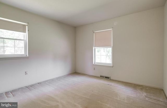 7077 WESTMORELAND DR, Warrenton, VA 20187