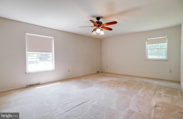 7077 WESTMORELAND DR, Warrenton, VA 20187