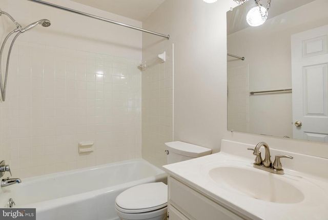 7077 WESTMORELAND DR, Warrenton, VA 20187