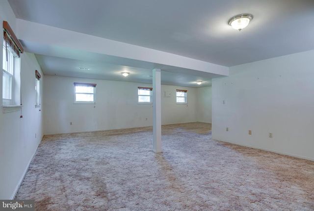 7077 WESTMORELAND DR, Warrenton, VA 20187