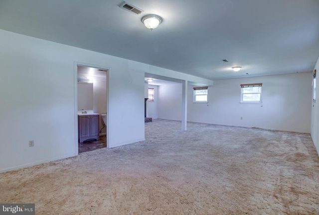 7077 WESTMORELAND DR, Warrenton, VA 20187