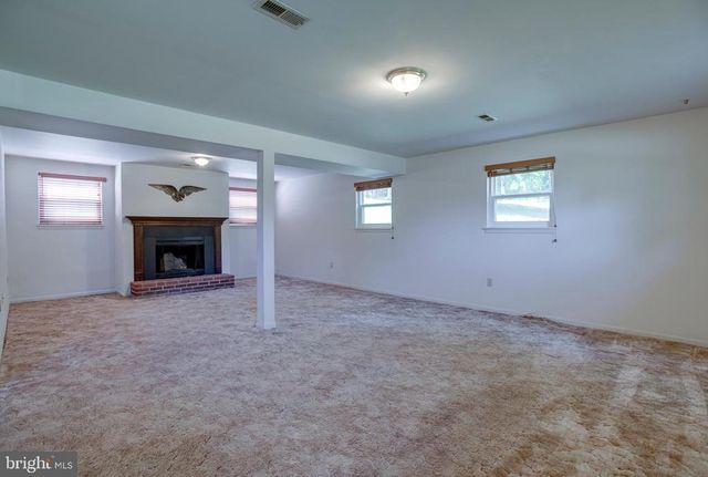 7077 WESTMORELAND DR, Warrenton, VA 20187